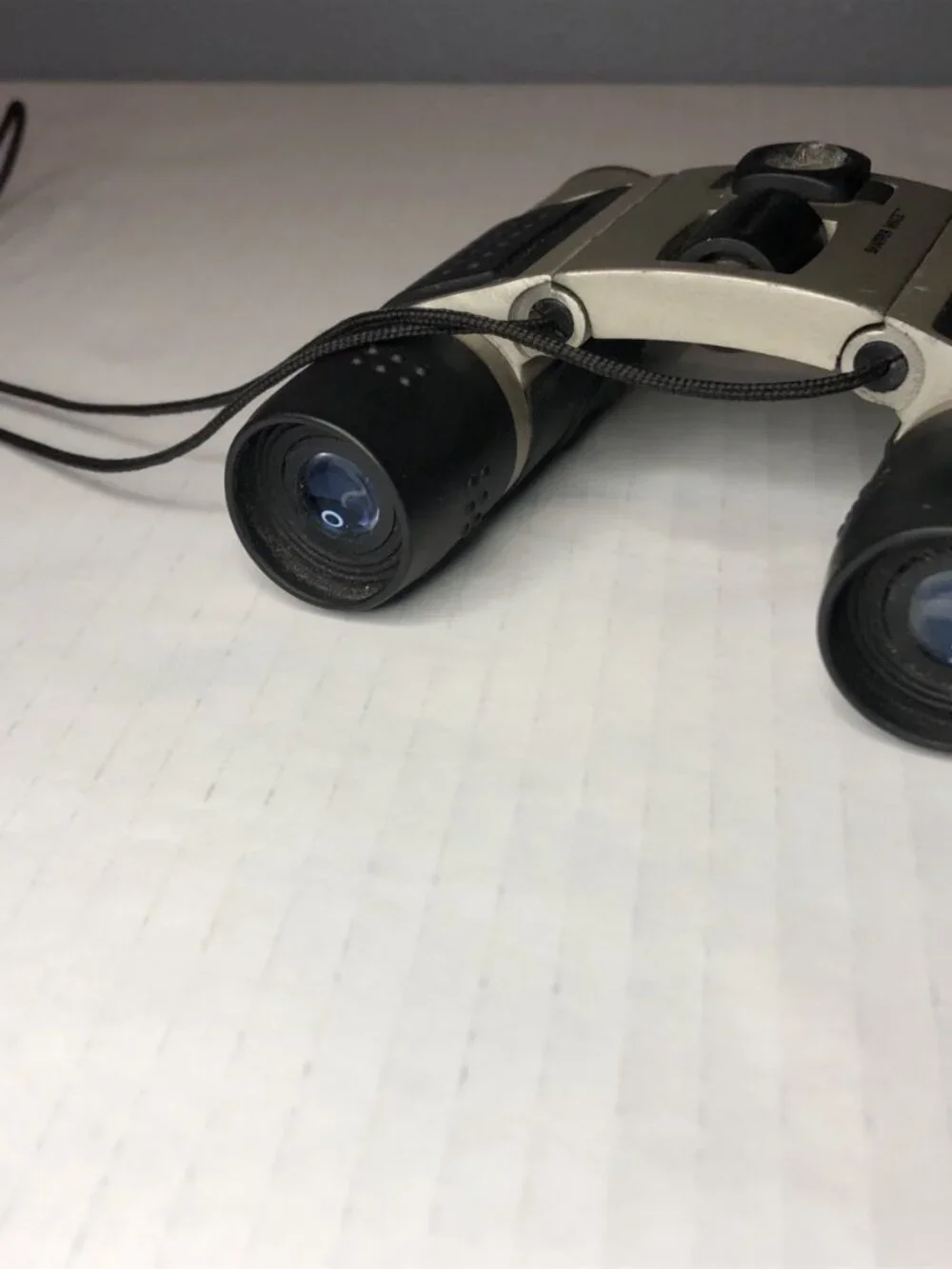 Sharper Image 8X22 Sliding Mini Binoculars - FOR PARTS ONLY READ DESCRIPTION